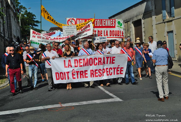 Eolien : manifestation à Saint-Aulaye le 24 août 2019, la démocratie doit être respectée